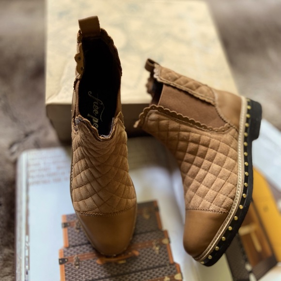 Free People Atlas Chelsea Booties - Picture 10 of 15